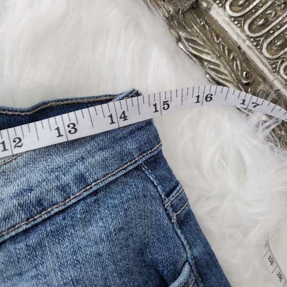 KanCan Distroyed Distressed Jeans Size 26. Good preowned condition. - Picture 5 of 10